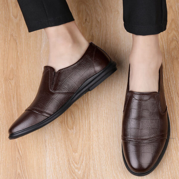Men's bean shoes, genuine leather, fashionable, trendy, casual, youth flat bottom, low top lazy shoes - Image 3