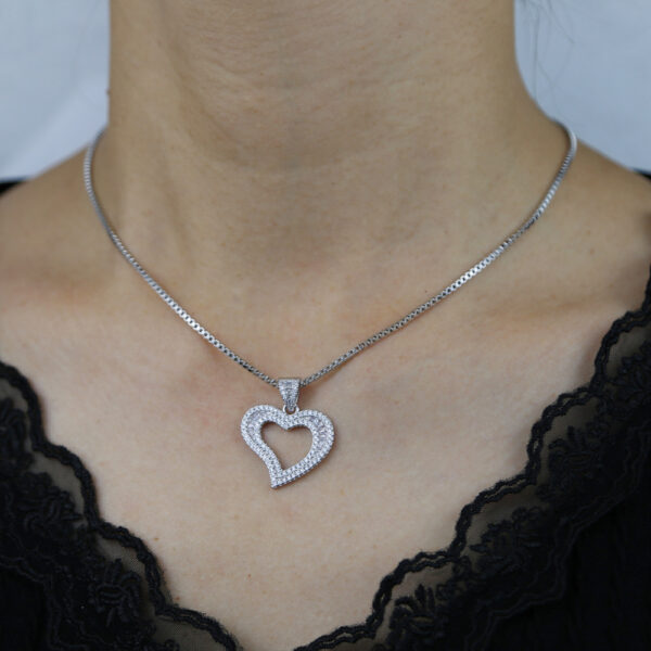 New heart-shaped zircon necklace personality trend retro copper inlaid zircon women's clavicle chain - Image 3