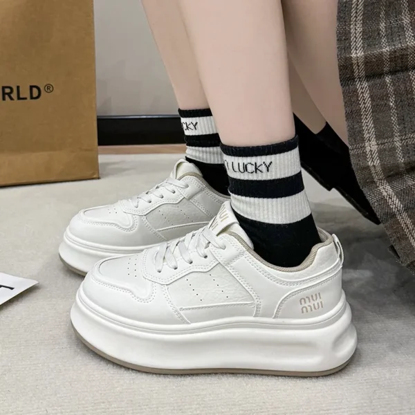 Versatile breathable anti slip board shoes for autumn and winter thick soled height increasing white shoes - Image 2