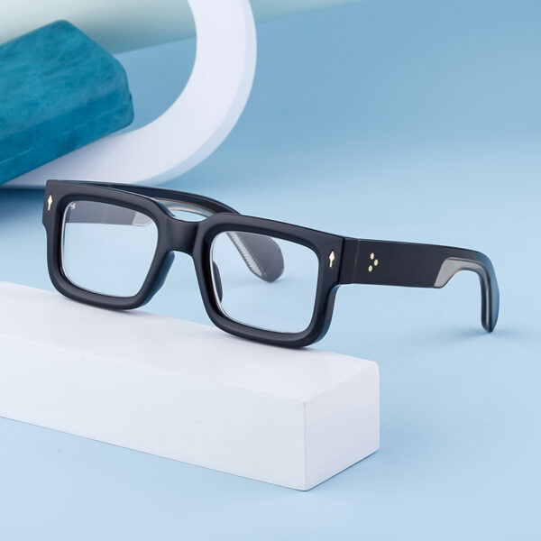 Fashionable boxy sunglasses for men with a simple frame that can be paired with nearsighted glasses - Image 4
