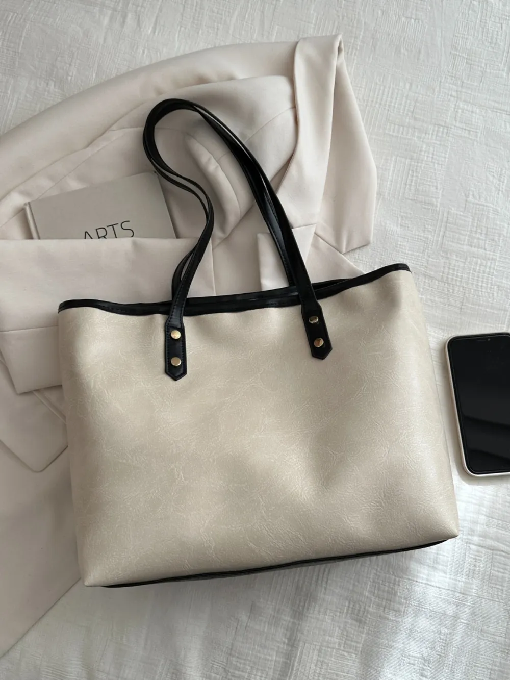 PU Leather Medium Shoulder Bag - Image 16