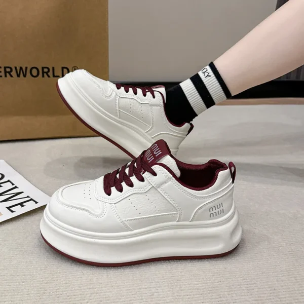 Versatile breathable anti slip board shoes for autumn and winter thick soled height increasing white shoes - Image 3