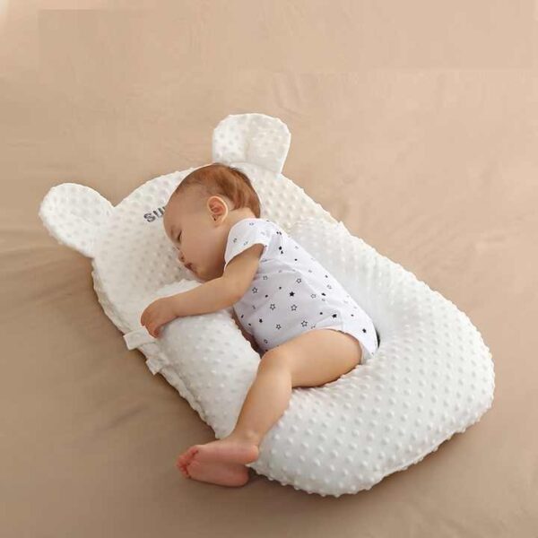 Four season anti milk overflow and choking pillow baby feeding tool baby anti spitting slope pad - Image 2