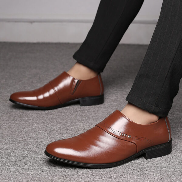 Leather shoe covers, casual pointed single shoes, men's mesh hole shoes - Image 4