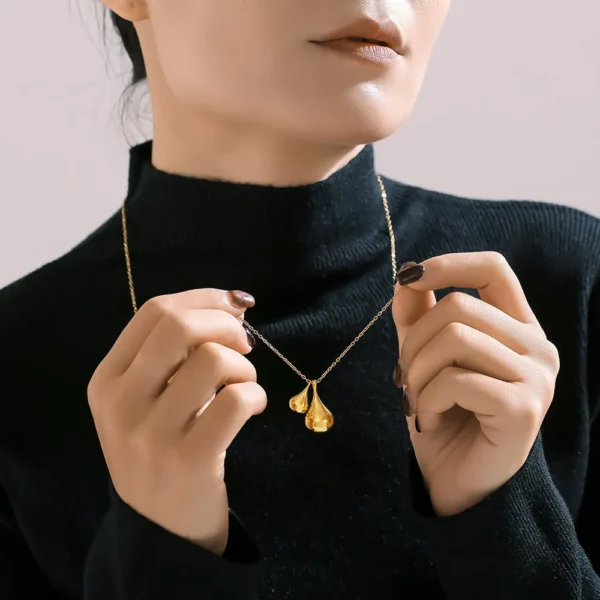 Simple and versatile stainless steel gold-plated sweater chain jewelry - Image 2
