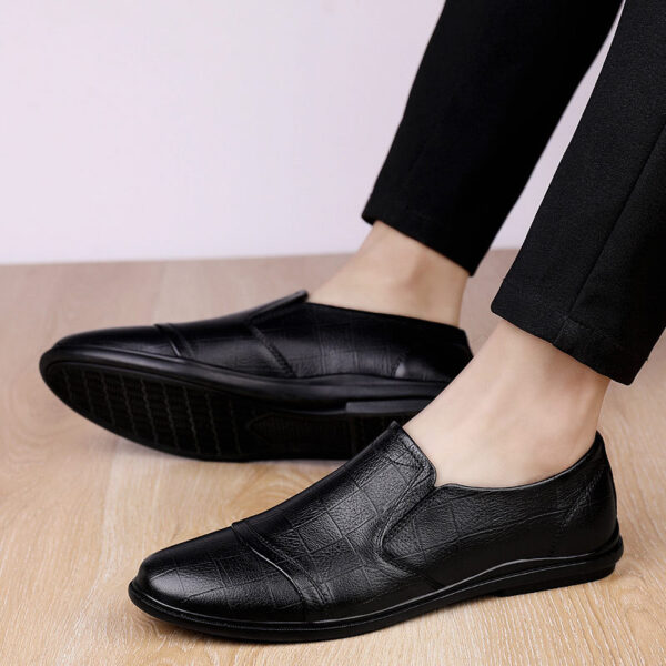 Men's bean shoes, genuine leather, fashionable, trendy, casual, youth flat bottom, low top lazy shoes - Image 6